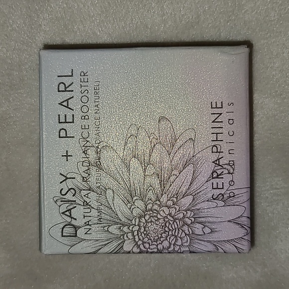 Seraphine Botanicals Daisy + Pearl natural radiance booster NWT! - Picture 5 of 7